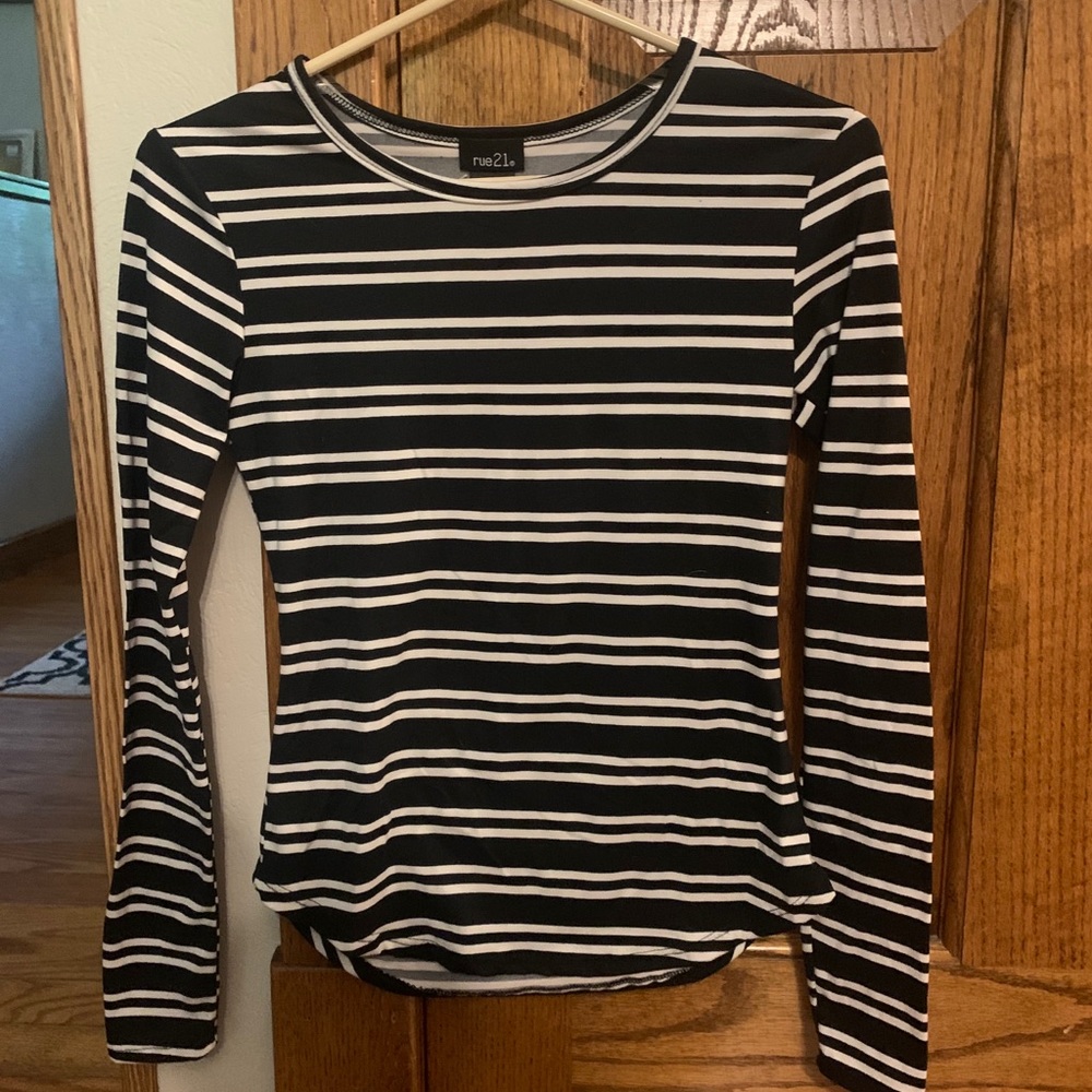 Black and white long sleeve